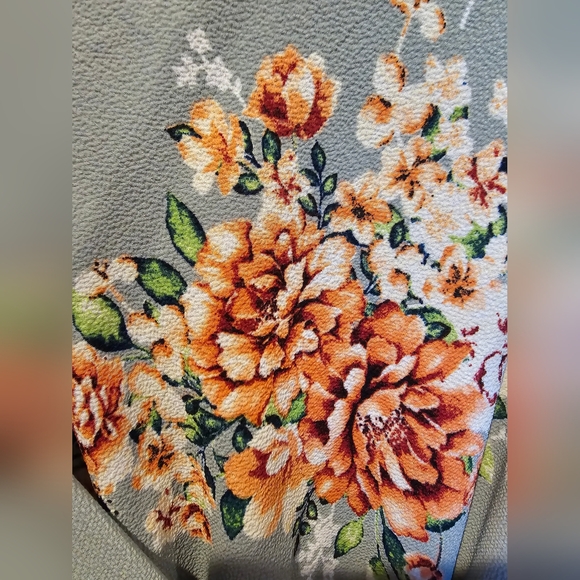 STUNNING Boho Wrap Dress 🦋sleeves HiLo hem Surplice Neckline Belt,Sage w/🌸 - Picture 6 of 16